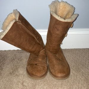 Tall Bailey button size 5 women’s Ugg boots